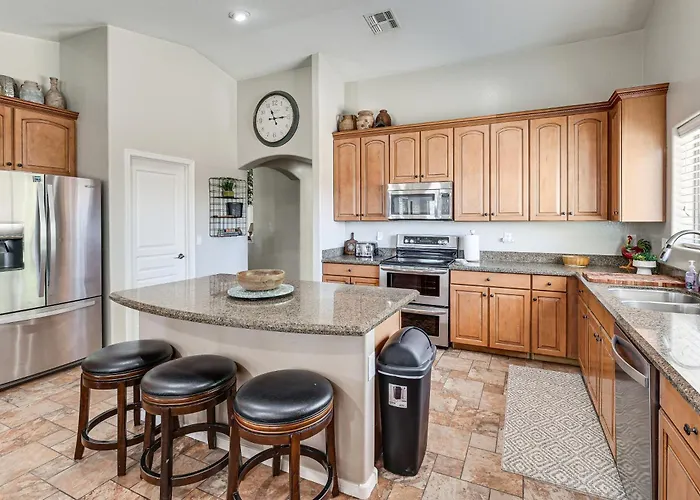Spacious Backyard! Family Haven In San Tan Valley Holiday home
