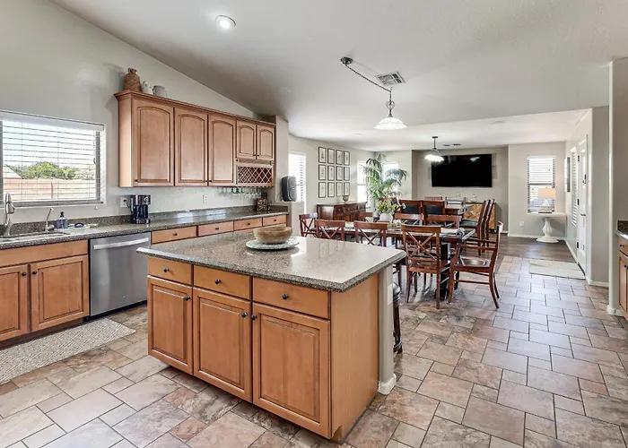 Spacious Backyard! Family Haven In San Tan Valley