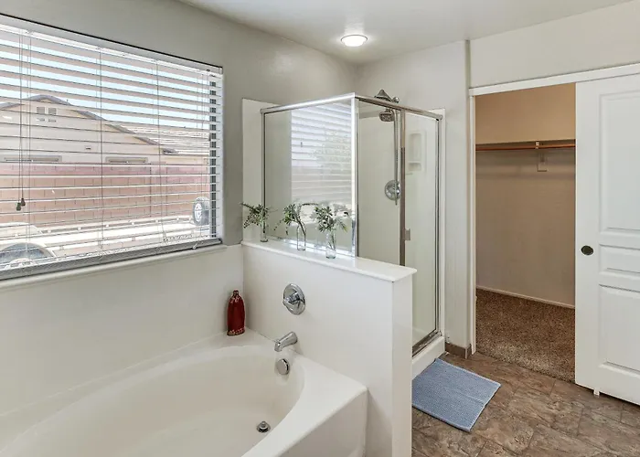 Holiday home Spacious Backyard! Family Haven In San Tan Valley *