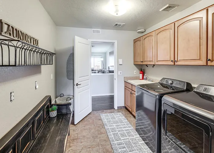 Spacious Backyard! Family Haven In San Tan Valley