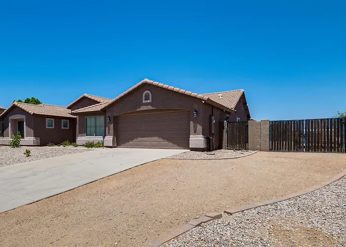 Holiday home Spacious Backyard! Family Haven In San Tan Valley *