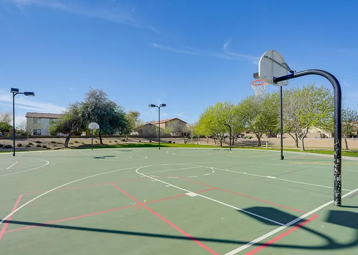 Holiday home Spacious Backyard! Family Haven In San Tan Valley *